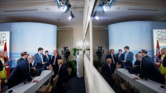 Le PM Trudeau parle lors d'une discussion avec les dirigants du G7.