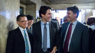 Photo number 4 from the photo gallery Prime Minister Justin Trudeau and Vancouver Mayor Gregor Robertson meet residents and staff at City Hall in Vancouver