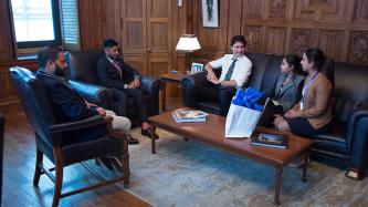 Photo number 2 from the photo gallery Prime Minister Justin Trudeau meets with Prime Minister Pabjote Lakhanpal in their Centre Block office on Parliament Hill
