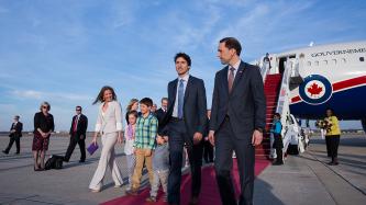 Photo number 1 from the photo gallery Prime Minister Justin Trudeau and Sophie arrive in Washington with Xavier, Ella-Grace and Hadrien