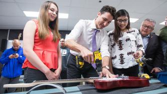 Photo number 5 from the photo gallery Prime Minister Justin Trudeau visits Oskayak High School in Saskatoon, Saskatchewan