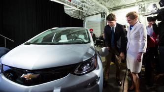 Photo number 4 from the photo gallery Prime Minister Justin Trudeau tours the GM Technology Showcase in Oshawa