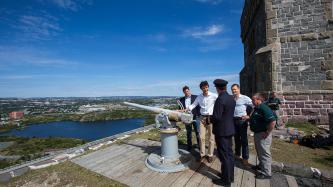 Photo number 1 from the photo gallery Prime Minister Justin Trudeau, MP Seamus O'Regan and MP Nick Whalen meet constituents and tourists at Signal Hill in St. John's