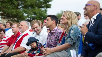 Photo number 8 from the photo gallery Prime Minister Justin Trudeau, Minister Mélanie Joly and MP Serge Cormier take part in the Grand Tintamarre de Caraquet