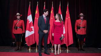 Photo number 2 from the photo gallery Prime Minister Trudeau and Mrs. Grégoire Trudeau host a dinner for Premier Li Keqiang and Mrs. Cheng Hong