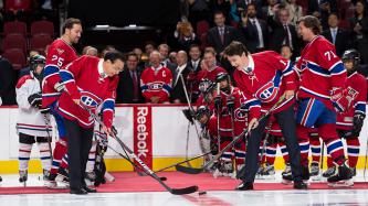 Photo number 2 from the photo gallery Prime Minister Justin Trudeau and Premier Li Keqiang attend an event with representatives of the Montréal Canadiens at the Bell Centre