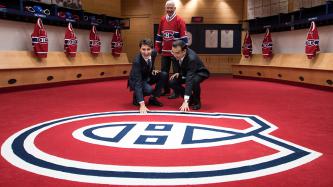 Photo number 9 from the photo gallery Prime Minister Justin Trudeau and Premier Li Keqiang attend an event with representatives of the Montréal Canadiens at the Bell Centre