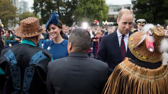 Photo number 10 from the photo gallery Prime Minister Trudeau and Mrs. Grégoire Trudeau attend the welcoming ceremony for Their Royal Highnesses, the Duke and Duchess of Cambridge in Victoria, British Columbia