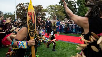 Photo number 12 from the photo gallery Prime Minister Trudeau and Mrs. Grégoire Trudeau attend the welcoming ceremony for Their Royal Highnesses, the Duke and Duchess of Cambridge in Victoria, British Columbia