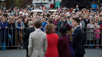Photo number 15 from the photo gallery Prime Minister Trudeau and Mrs. Grégoire Trudeau attend the welcoming ceremony for Their Royal Highnesses, the Duke and Duchess of Cambridge in Victoria, British Columbia