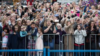 Photo number 16 from the photo gallery Prime Minister Trudeau and Mrs. Grégoire Trudeau attend the welcoming ceremony for Their Royal Highnesses, the Duke and Duchess of Cambridge in Victoria, British Columbia