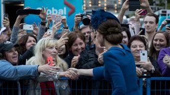 Photo number 23 from the photo gallery Prime Minister Trudeau and Mrs. Grégoire Trudeau attend the welcoming ceremony for Their Royal Highnesses, the Duke and Duchess of Cambridge in Victoria, British Columbia
