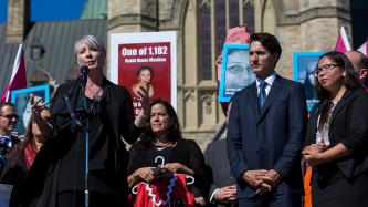 Photo number 3 from the photo gallery Prime Minister Justin Trudeau attends a vigil for the families of Sisters in Spirit on Parliament Hill