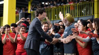 Photo number 5 from the photo gallery Prime Minister Justin Trudeau visits the new Amazon Fulfillment Centre in Brampton, Ontario