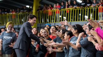 Photo number 6 from the photo gallery Prime Minister Justin Trudeau visits the new Amazon Fulfillment Centre in Brampton, Ontario