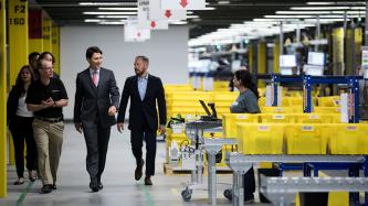Photo number 8 from the photo gallery Prime Minister Justin Trudeau visits the new Amazon Fulfillment Centre in Brampton, Ontario