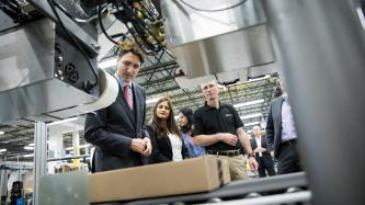 Photo number 14 from the photo gallery Prime Minister Justin Trudeau visits the new Amazon Fulfillment Centre in Brampton, Ontario