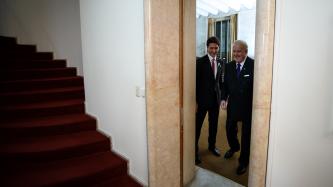 Photo numéro 3 de la galerie de photos Le premier ministre Justin Trudeau assiste à la cérémonie de la Légion d'honneur organisée pour le très honorable Brian Mulroney, à Ottawa