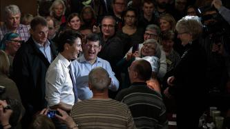 Photo number 3 from the photo gallery Prime Minister Justin Trudeau visits Ellena’s Cafe in Napanee, Ontario
