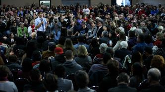 Photo number 5 from the photo gallery Prime Minister Justin Trudeau participates in a town hall Q&A in Peterborough, Ontario