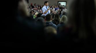 Photo number 6 from the photo gallery Prime Minister Justin Trudeau participates in a town hall Q&A in Peterborough, Ontario