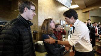 Photo numéro 1 de la galerie de photos Le premier ministre Justin Trudeau s’arrête au Tim Hortons de Hampton, au Nouveau-Brunswick