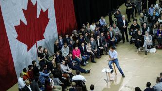 Photo number 3 from the photo gallery Prime Minister Justin Trudeau and cabinet ministers meet with members of the Prime Minister's Youth Council in Calgary, Alberta: Day 1