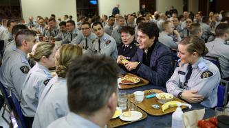 Photo number 1 from the photo gallery Prime Minister Justin Trudeau has breakfast with RCMP Cadets in Regina, Saskatchewan