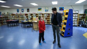 Photo numéro 3 de la galerie de photos Le premier ministre Justin Trudeau rencontre les étudiants de l’école Robert H. Smith à Winnipeg, au Manitoba