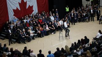 Photo number 2 from the photo gallery Prime Minister Justin Trudeau participates in a town hall Q&A in Winnipeg, Manitoba