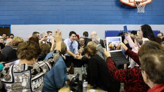 Photo number 1 from the photo gallery Prime Minister Justin Trudeau drops by the Father Ermanno Bulfon Community Centre in Vaughan, Ontario