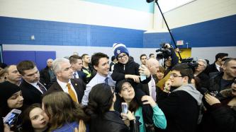 Photo number 2 from the photo gallery Prime Minister Justin Trudeau drops by the Father Ermanno Bulfon Community Centre in Vaughan, Ontario