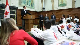 Photo number 2 from the photo gallery Prime Minister Justin Trudeau meets with students from the Toronto Children's Breakfast Club while they visit Parliament Hill