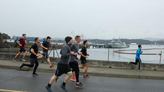 Photo number 4 from the photo gallery Prime Minister Justin Trudeau and Minister Harjit Sajjan run with members of the Canadian Forces stationed at CFB Esquimalt