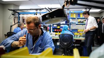 Photo number 4 from the photo gallery Prime Minister Justin Trudeau visits Kinova Robotics in Boisbriand, Quebec