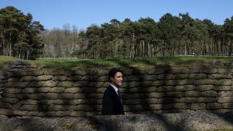 Photo number 10 from the photo gallery Prime Minister Justin Trudeau and Sophie Grégoire Trudeau visit the Vimy Visitor Education Centre in France