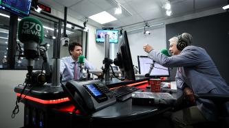Photo numéro 1 de la galerie de photos Le premier ministre Justin Trudeau donne une entrevue à 570 News, à Kitchener, en Ontario