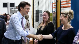 Photo numéro 1 de la galerie de photos Le premier ministre Justin Trudeau visite le centre d’excellence en fabrication Frank Hasenfratz, à Guelph, en Ontario