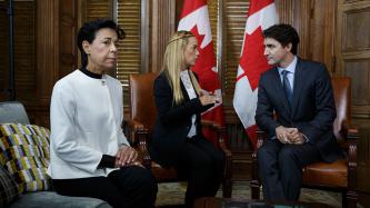 Photo number 3 from the photo gallery Prime Minister Justin Trudeau meets with Lilian Tintori, Antonieta Mendoza de Lopez and Irwin Cotler on Parliament Hill