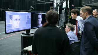 Photo number 5 from the photo gallery Prime Minister Justin Trudeau visits the EA Canada offices in Burnaby, British Columbia