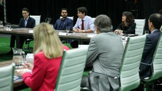 Photo number 8 from the photo gallery Prime Minister Justin Trudeau visits the EA Canada offices in Burnaby, British Columbia