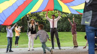 Photo number 4 from the photo gallery Prime Minister Justin Trudeau meets families and staff at the Don Christian Recreation Centre in Surrey, British Columbia