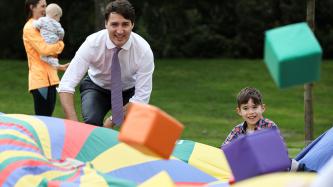 Photo number 6 from the photo gallery Prime Minister Justin Trudeau meets families and staff at the Don Christian Recreation Centre in Surrey, British Columbia