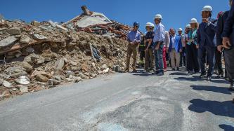 Photo number 4 from the photo gallery Prime Minister Justin Trudeau and Sophie Grégoire Trudeau speak with residents of Amatrice, a town damaged by recent earthquakes in Italy