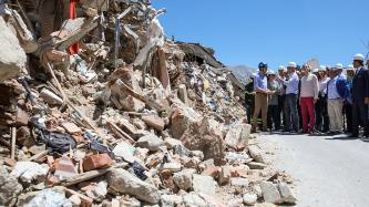 Photo number 5 from the photo gallery Prime Minister Justin Trudeau and Sophie Grégoire Trudeau speak with residents of Amatrice, a town damaged by recent earthquakes in Italy