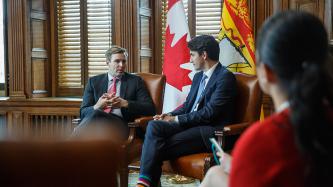 Photo numéro 1 de la galerie de photos Le premier ministre Justin Trudeau rencontre Brian Gallant, premier ministre du Nouveau-Brunswick, à Ottawa