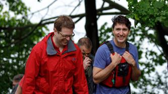 Photo number 3 from the photo gallery Prime Minister Justin Trudeau kayaks with Minister Catherine McKenna in Niagara-on-the-Lake, Ontario