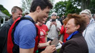 Photo number 6 from the photo gallery Prime Minister Justin Trudeau kayaks with Minister Catherine McKenna in Niagara-on-the-Lake, Ontario