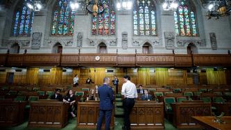 Photo number 1 from the photo gallery Prime Minister Justin Trudeau speaks with members of MP Peter Schiefke's Youth Council in the House of Commons