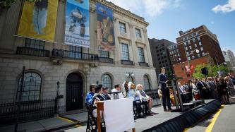 Photo number 2 from the photo gallery Prime Minister Justin Trudeau participates in an announcement about 100 Wellington St. and the renaming of National Aboriginal Day in Ottawa